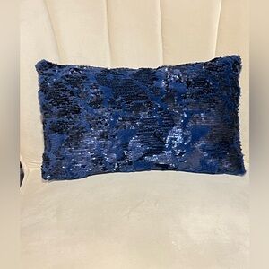NWOT AVIVA STANOFF Sequins in Motion Velvety Furry Pillow